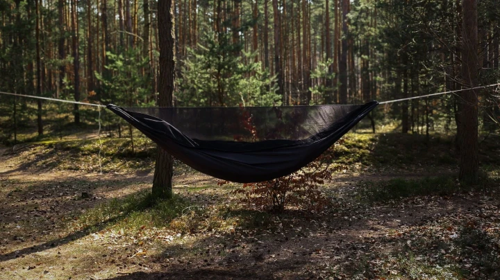 Hamak z Moskitierą Halare Tarpan Black Double Bottom z kieszenią na materac lub karimatę